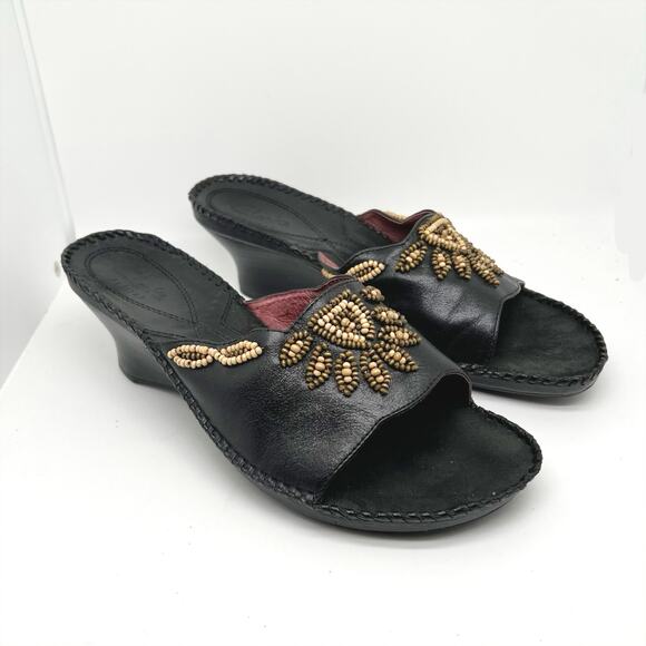Clarks Black Leather Beaded Heeled Open Toe Sandals Size 9 - Picture 1 of 7